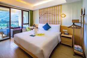 The Rayna Resort