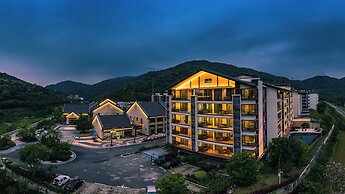 The Rayna Resort