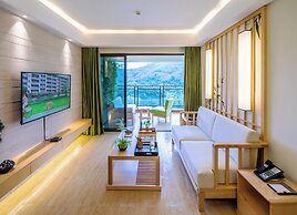 The Rayna Resort