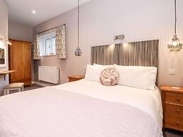 Low Ashmead Cottage