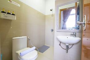 Kelowna Dwiwarna Residence