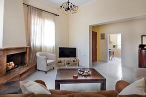 Casa Alta with mountain views
