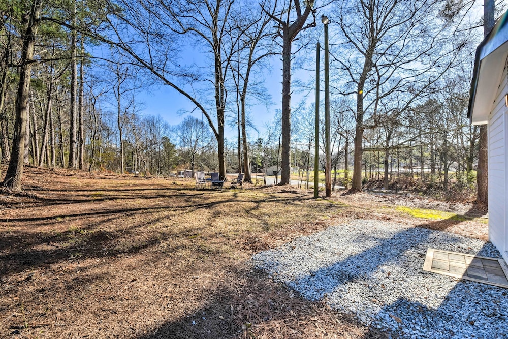 Private Yard + Fire Pit: Commerce Home!