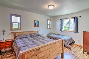 Waterfront Apt w/ Mtn View, Walk Into Town!