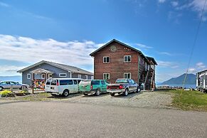 Oceanfront Craig Apt: Grill, Fishing On-site!