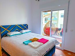 Apartment with pool direct access to sea