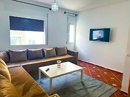 Apartment with pool direct access to sea