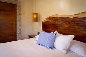 Mero Mero Hotel