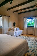 Mero Mero Hotel
