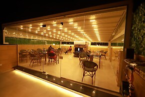 Nefertari Pyramids View Inn