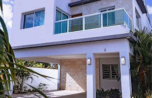 Luxury Rooftop Pool private secure Villa