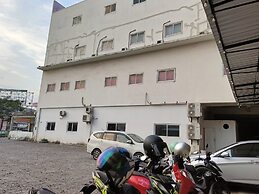Hotel O Enjoy Homestay & Cafe