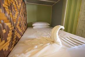Happiness Hostel Boracay