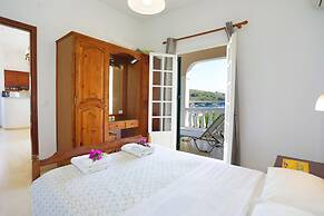 Evanna House in Saint Stephanos