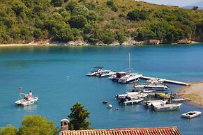 Anna Apartment Agios Stephanos