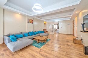 Kikambala Modern Apartment with Balcony