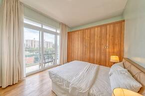 Kikambala Modern Apartment with Balcony