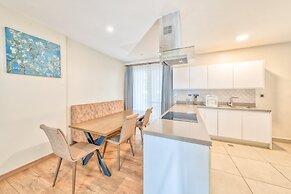 Kikambala Modern Apartment with Balcony