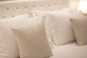 Amaryllis Luxury Rooms