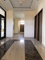 Hotel Red Sapphire