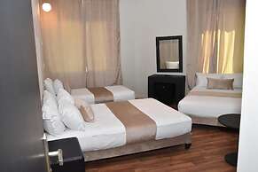 Cadé Hotel