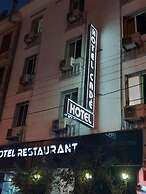 Cadé Hotel