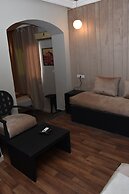 Cadé Hotel