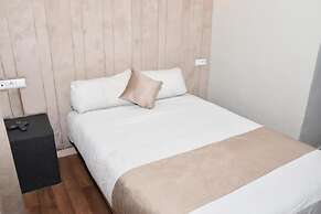 Cadé Hotel