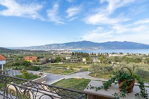 Paul's American Mansion- Volos suburb