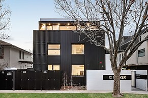 Docker St Elwood Apartments by UrbanRest