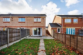 Remarkable 2- Bed House in Barking Essex