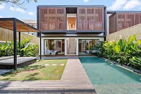 Red Sunset Villa by Betterplace