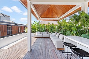 Red Sunset Villa by Betterplace
