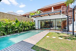 Red Sunset Villa by Betterplace