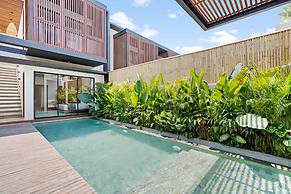 Red Sunset Villa by Betterplace