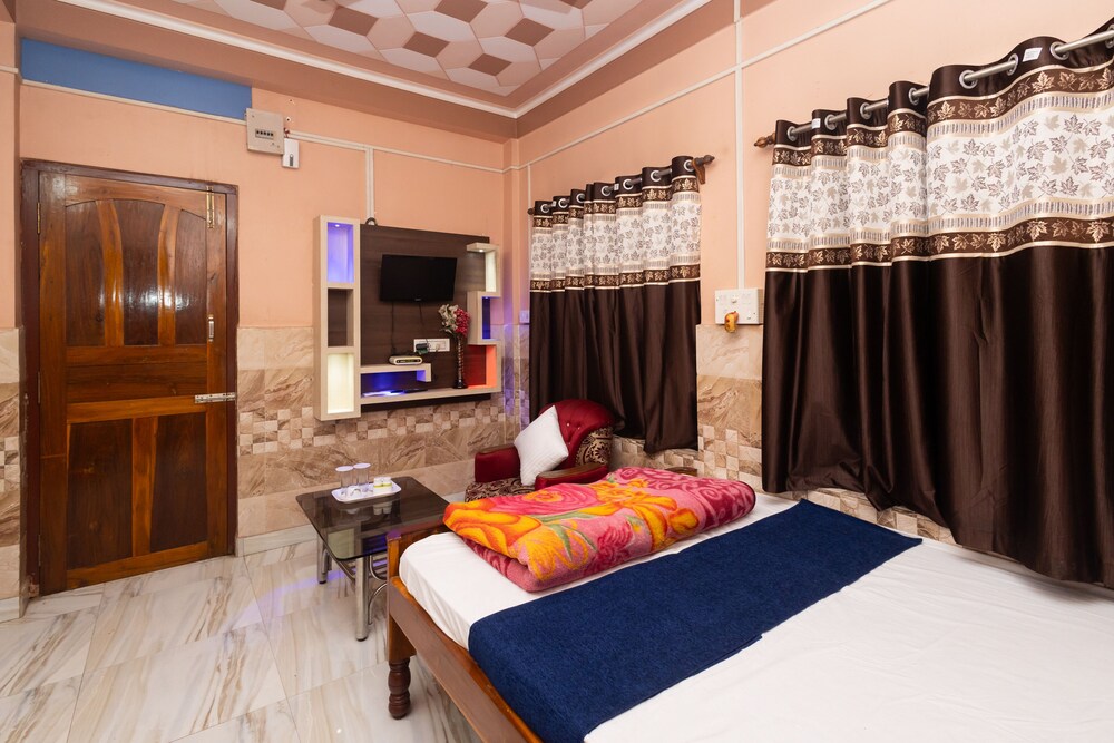 RAJA HOTEL AND LODGE