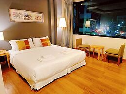 PloyBuri Boutique Hotel