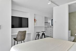 Phaedrus Living: Alkminis Seaview Suites Litore