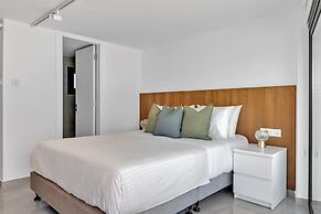 Phaedrus Living: Alkminis Seaview Suites Litore