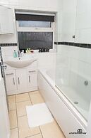 7 Guests - 3 Bedrooms - Parking - Pet Friendly