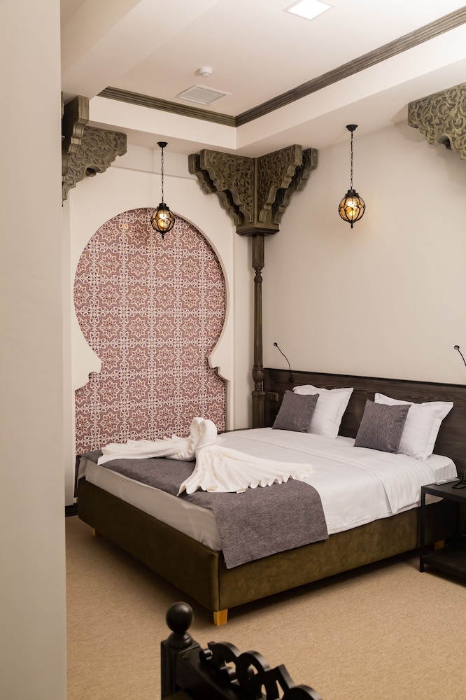 RASODA HOTEL AND RESTAURANT