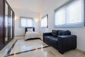 Beachfront 7BR Villa with Pool & Maid