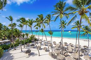 Beachfront 7BR Villa with Pool & Maid