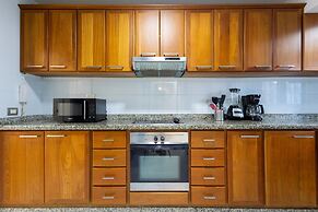 Beachfront 7BR Villa with Pool & Maid
