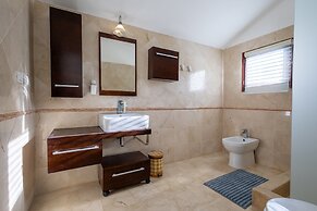 Beachfront 7BR Villa with Pool & Maid