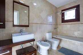 Beachfront 7BR Villa with Pool & Maid
