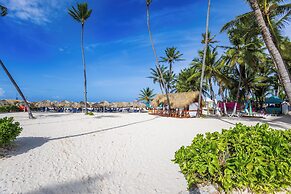 Beachfront 7BR Villa with Pool & Maid