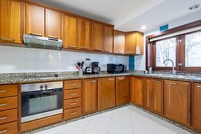 Beachfront 7BR Villa with Pool & Maid