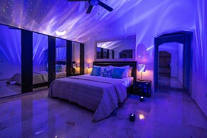 Beachfront 7BR Villa with Pool & Maid