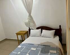 House - Sleeps 8 - Parking - Garden